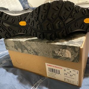 The North face boots size 6